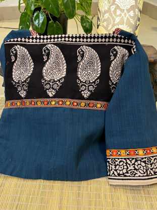 Indigo & Charcoal – The Classic Contrast