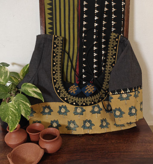 ✨ Blocks & Weaves in Fenugreek and grey✨