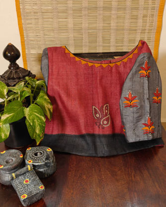 Tussar Tales in Grey and red🤍