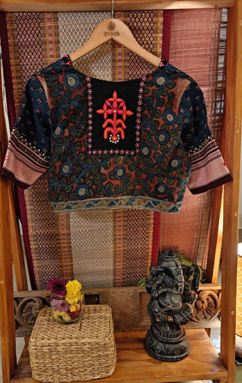 Bold in Kalamkari🤎