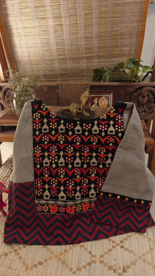 Tribal Yoke on a Chevron Base