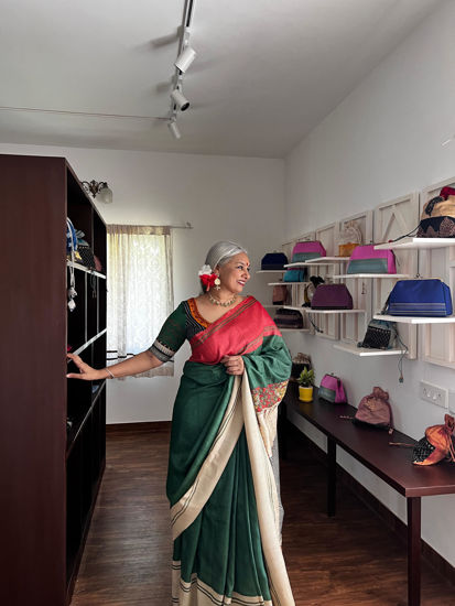 Bottle Green, Ganga Jamuna Borders