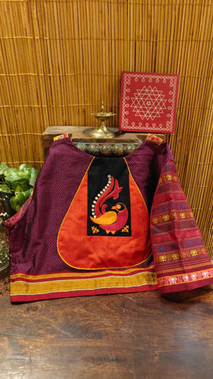 Motifs in Khun