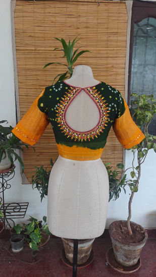 Vibrant Bandhani in Green & Gold